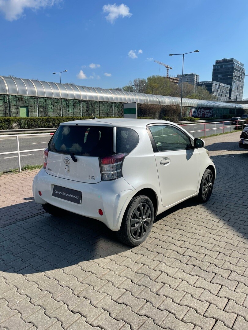 Toyota iQ