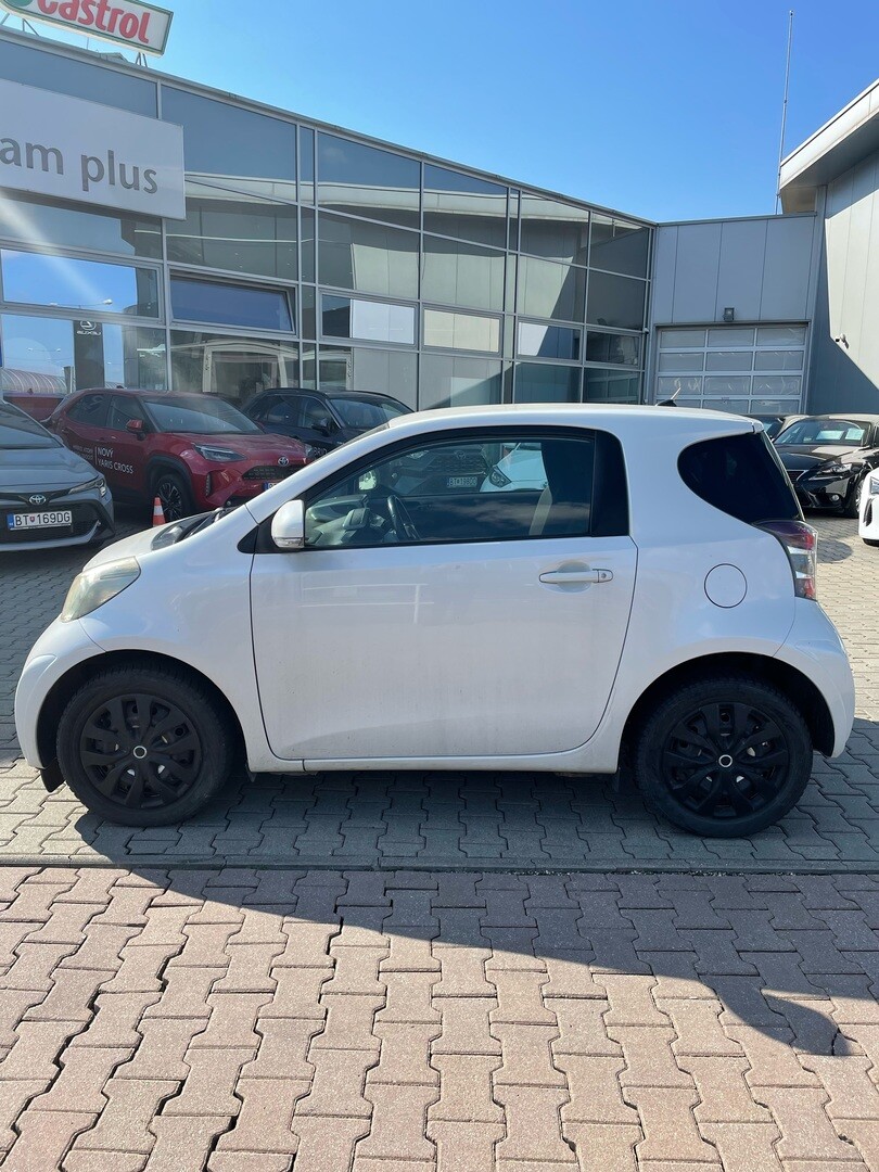 Toyota iQ