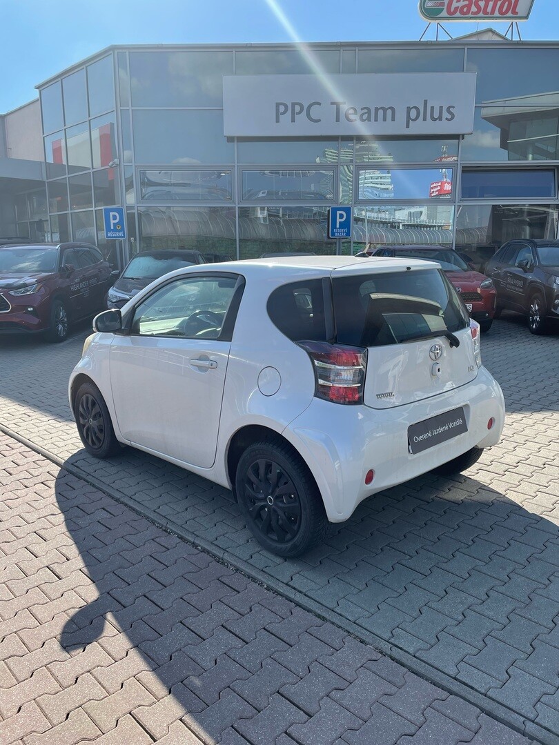 Toyota iQ